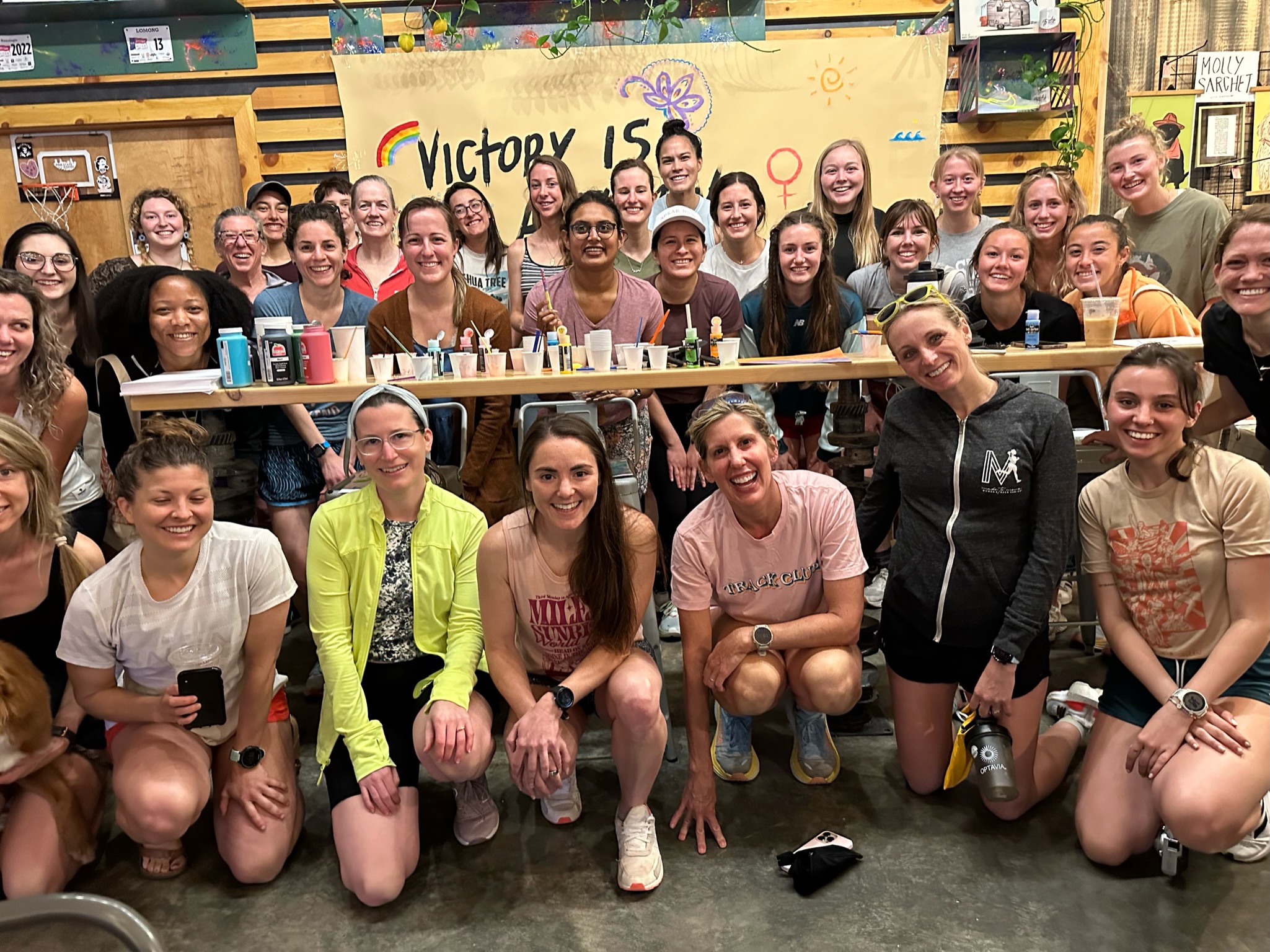 All women runners group photo at Runologie.