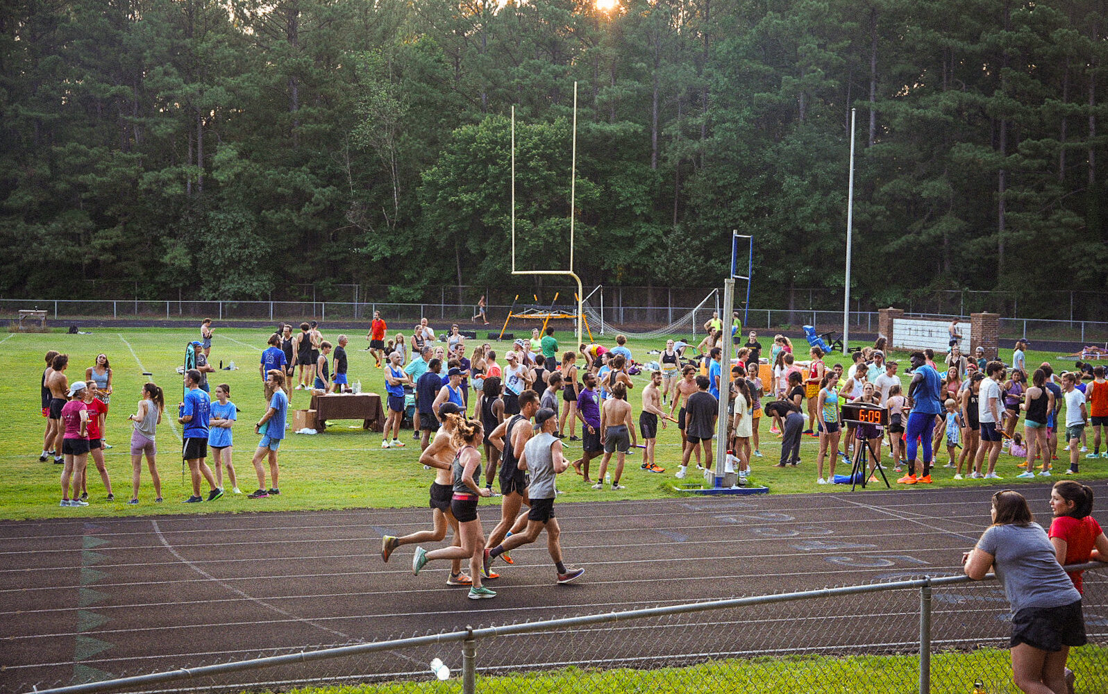 Sir Walter Pop-up Mile race crowd on the infiled